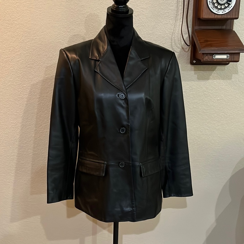 Preston & York silky smooth leather jacket w/ bound button holes size PM
